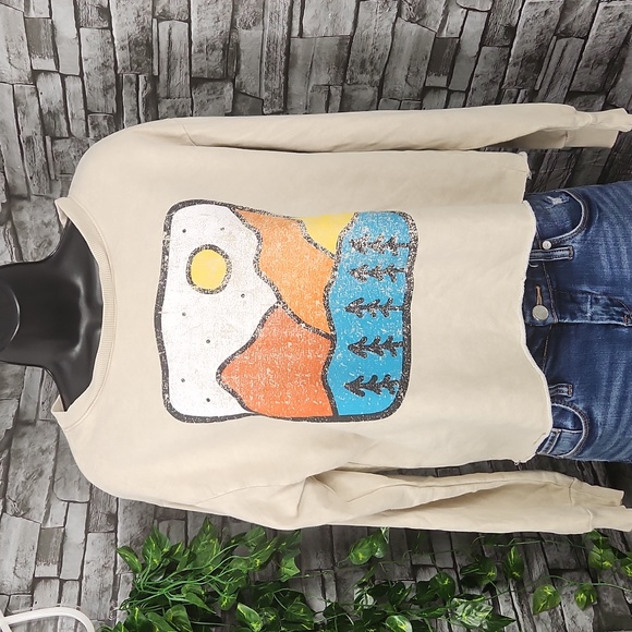 The Poppy Seed Moutain Sweatshirt - Picture 4 of 8